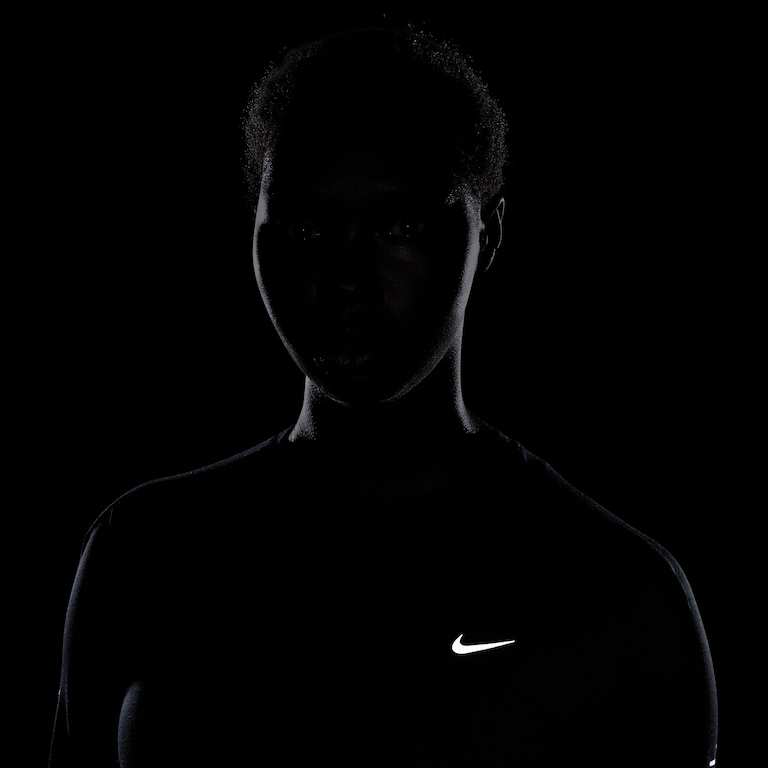 Camiseta Nike Dri-FIT Swift Crew Feminina - Foto 3