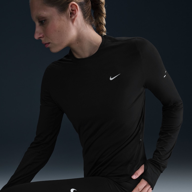 Camiseta Nike Dri-FIT Swift Crew Feminina - Foto 6