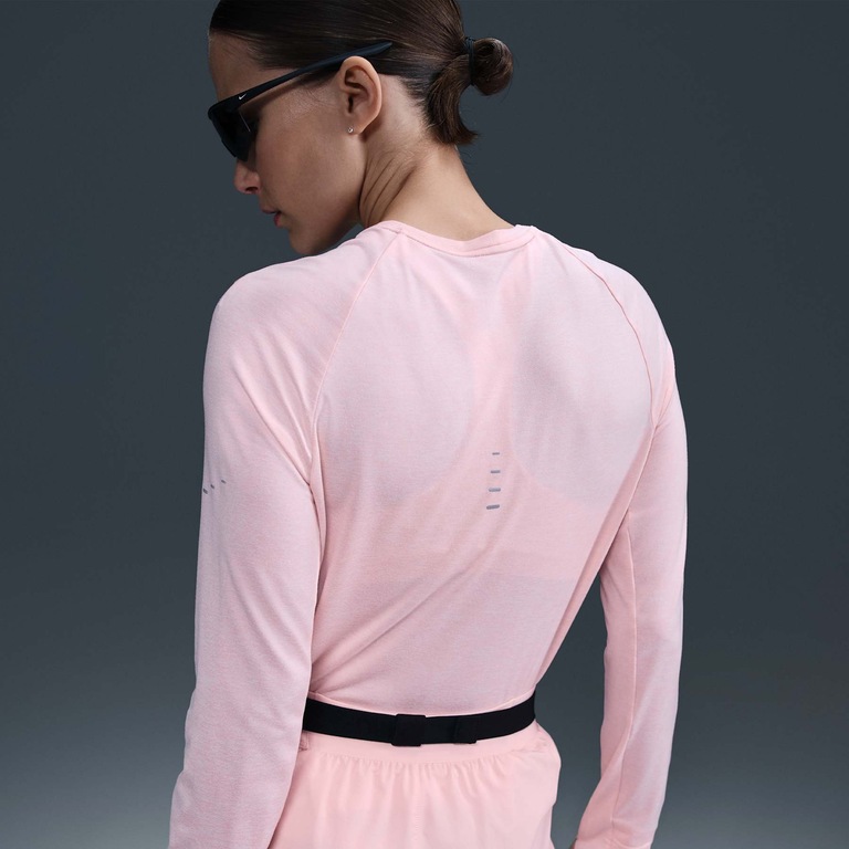 Camiseta Nike Dri-FIT Swift Crew Feminina - Foto 2