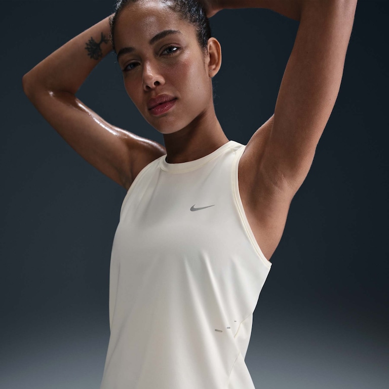 Regata Nike Dri-FIT Run Swift Feminina - Foto 1