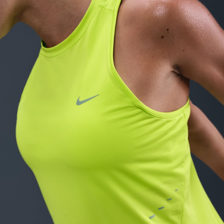 Regata Nike Dri-FIT Run Swift Feminina - Foto 6