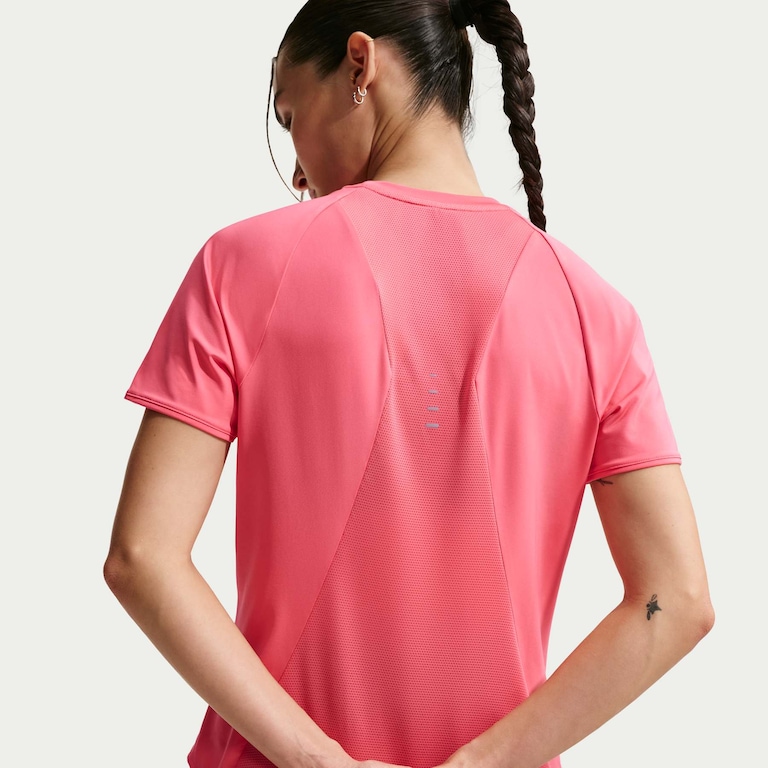Camiseta Nike Dri-FIT Swift Feminina - Foto 2