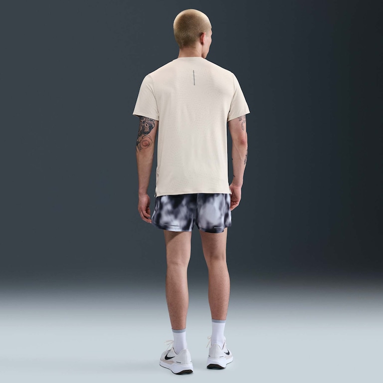 Camiseta Nike Dri-FIT Run Division Masculina - Foto 5