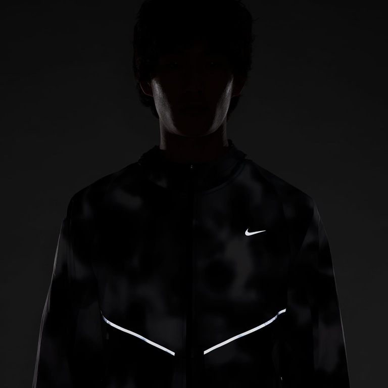 Jaqueta Nike Running Division UV Masculina - Foto 10