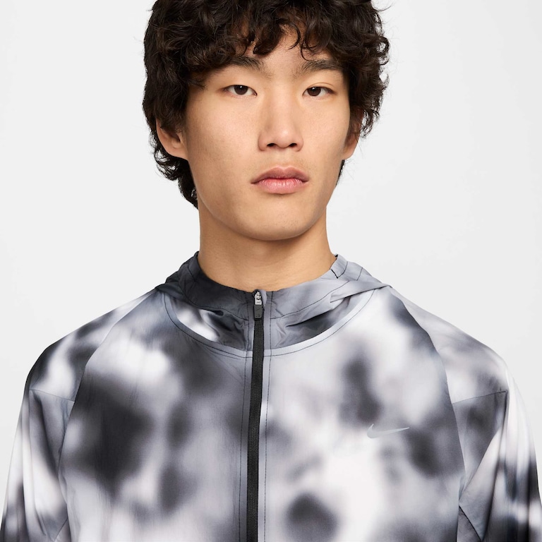 Jaqueta Nike Running Division UV Masculina - Foto 3