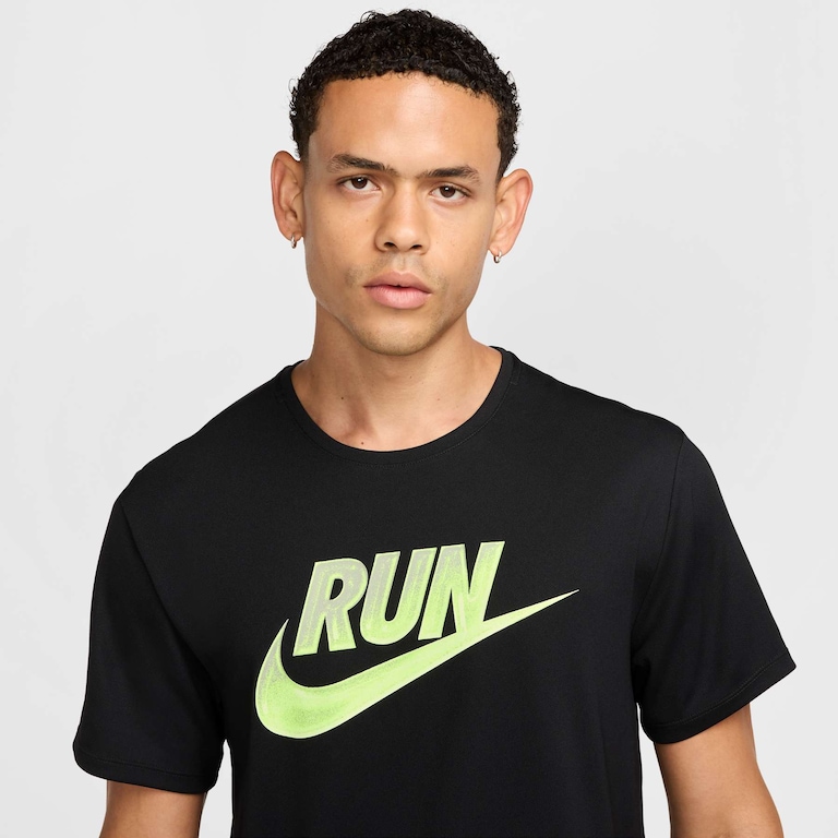 Camiseta Nike Run Energy Masculina - Foto 3
