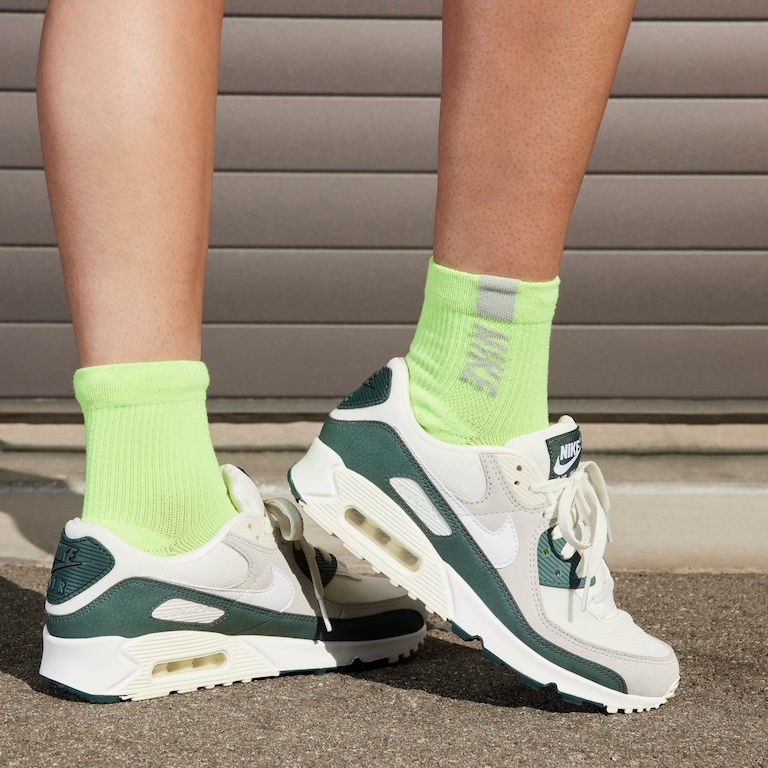 Tênis Nike Air Max 90 Feminino - Foto 2