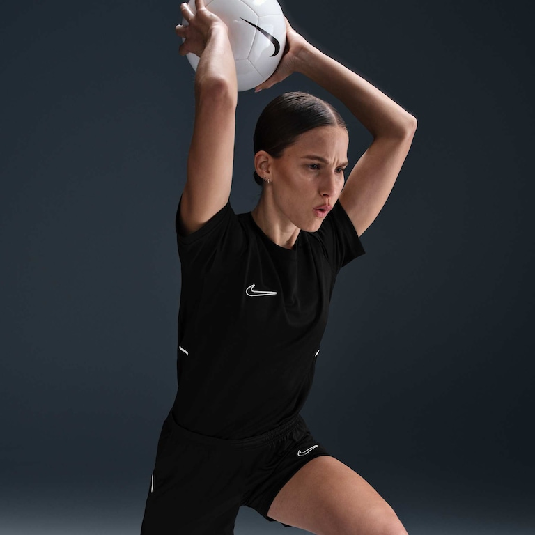 Camiseta Nike Dri-FIT Academy Feminina - Foto 3