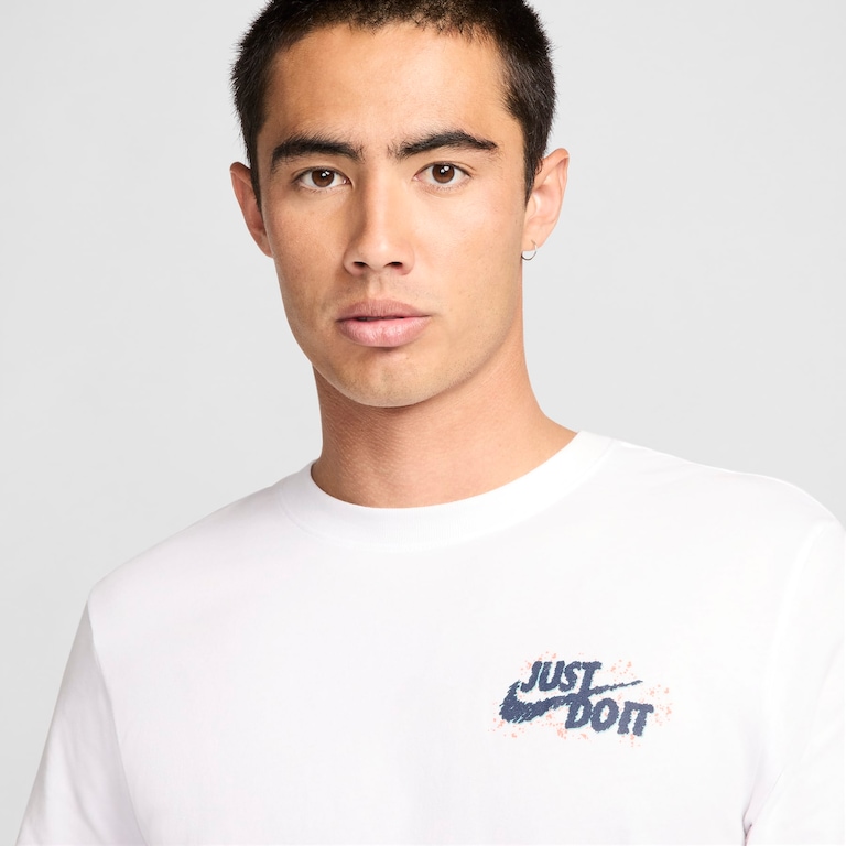 Camiseta Nike Sportswear JDI Masculina - Foto 3