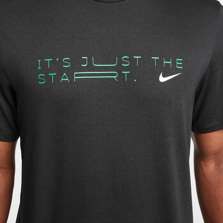 Camiseta Nike Dri-FIT Rise365 Masculina - Foto 4
