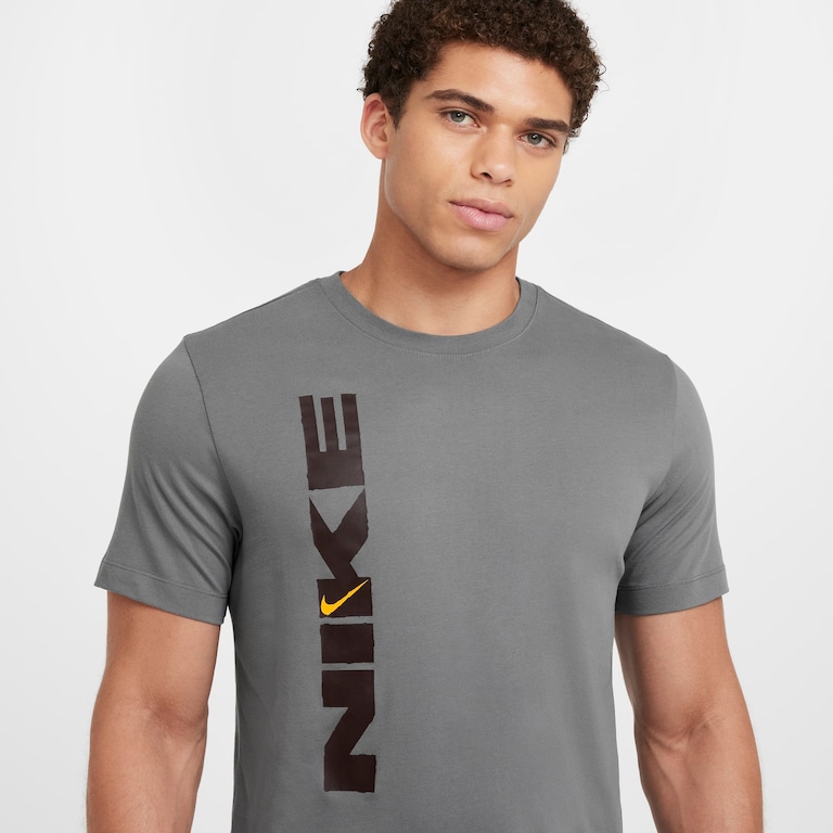 Camiseta Nike Dri-FIT Vintage Fitness Masculina - Foto 3