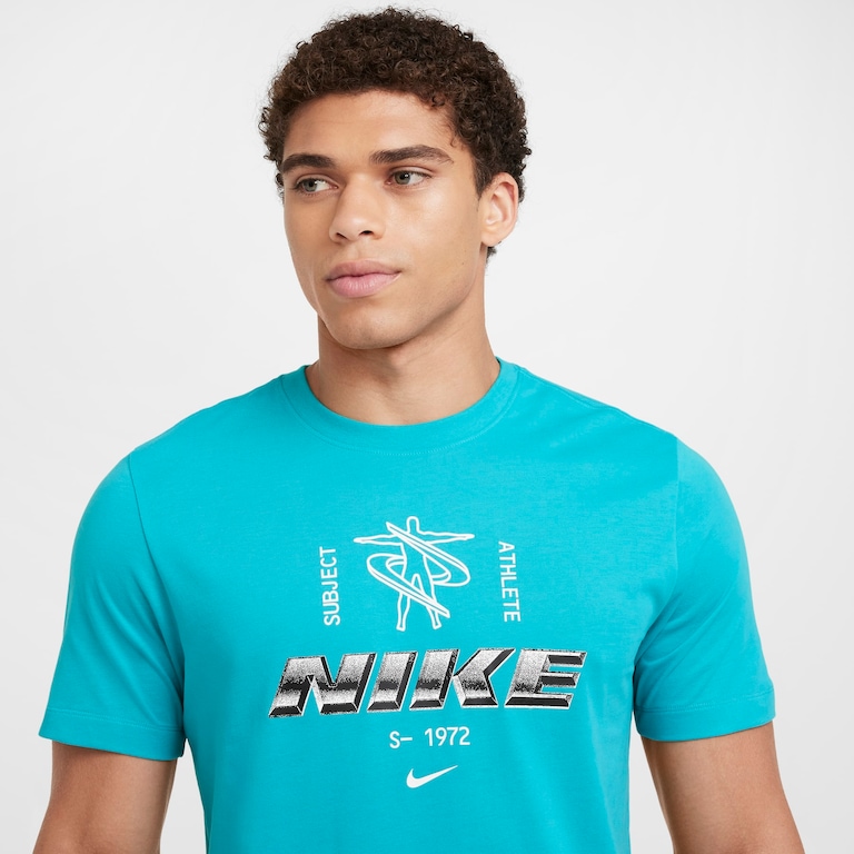 Camiseta Nike Fri-FIT GFX Masculina - Foto 3