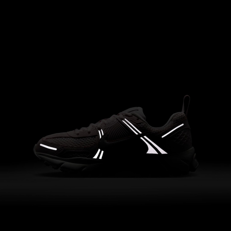 Tênis Nike Vomero 5 Infantil - Foto 12
