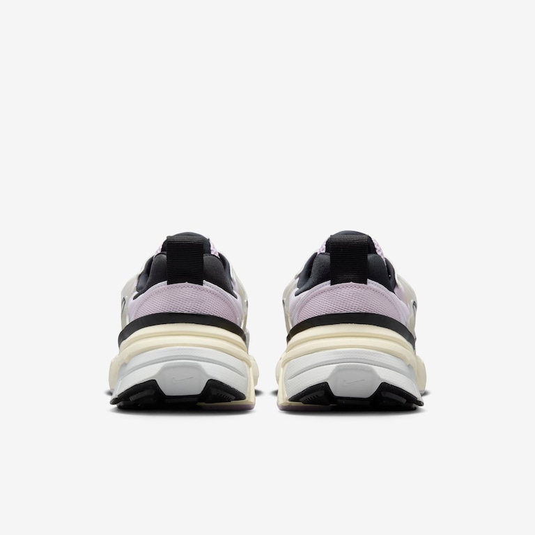 Tênis Nike V2K Run Feminino - Foto 6