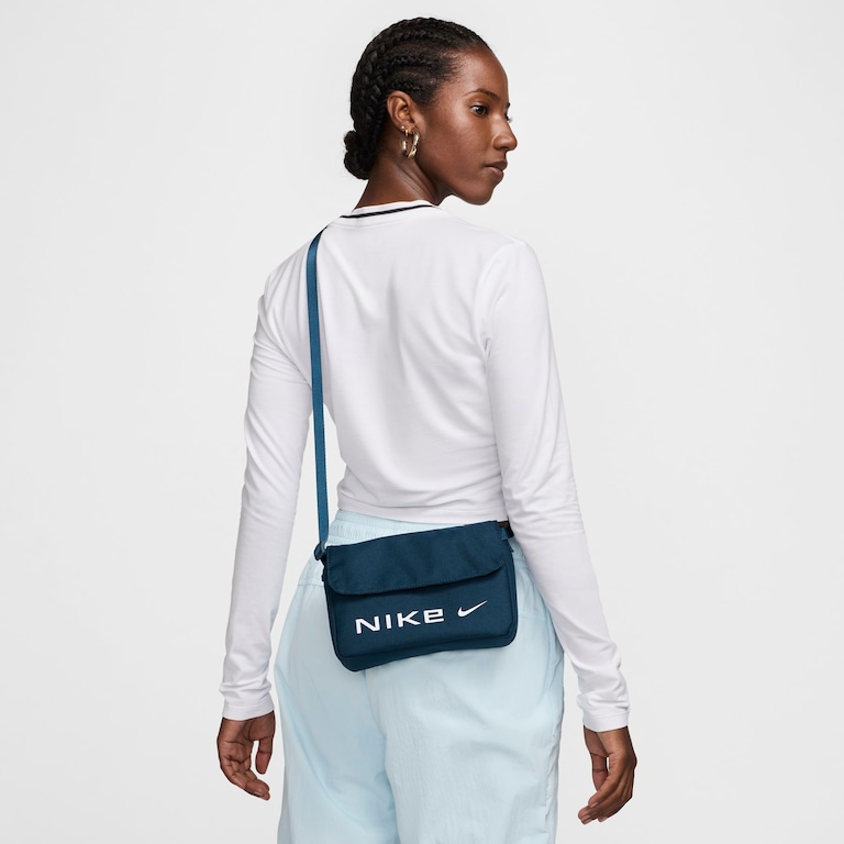 Bolsa Transversal Nike Sportswear Futura 365 Feminina - Foto 1