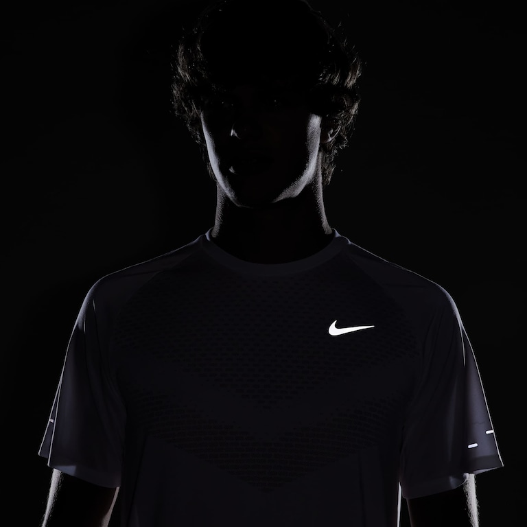 Camiseta Nike Dri-FIT Advance Masculina - Foto 6