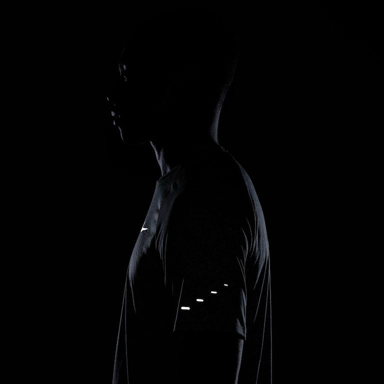 Camiseta Nike Dri-FIT Advance Masculina - Foto 9