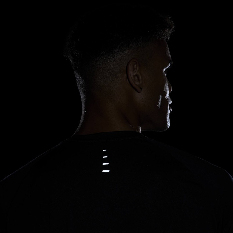 Camiseta Nike Dri-FIT Advance Masculina - Foto 9