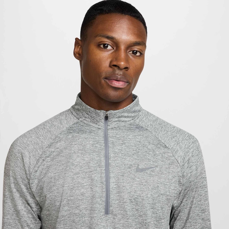 Camiseta Nike Stride Masculina - Foto 3