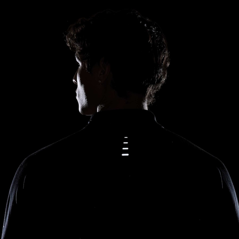 Camiseta Nike Stride Masculina - Foto 10