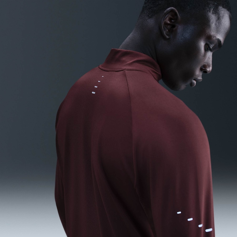 Camiseta Nike Stride Masculina - Foto 2