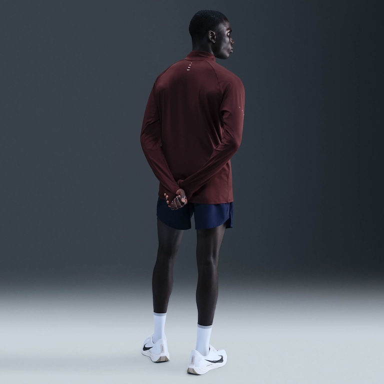 Camiseta Nike Stride Masculina - Foto 5