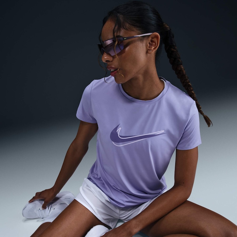 Camiseta Nike One Swoosh Feminina - Foto 3