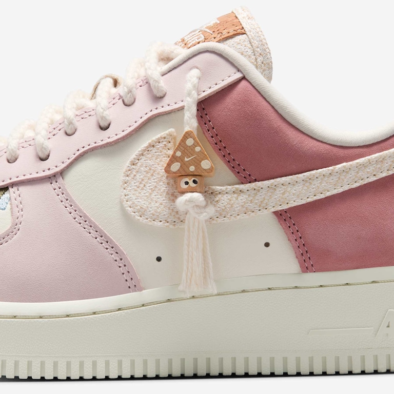 Tênis Nike Air Force 1 '07 LX Feminino - Foto 10