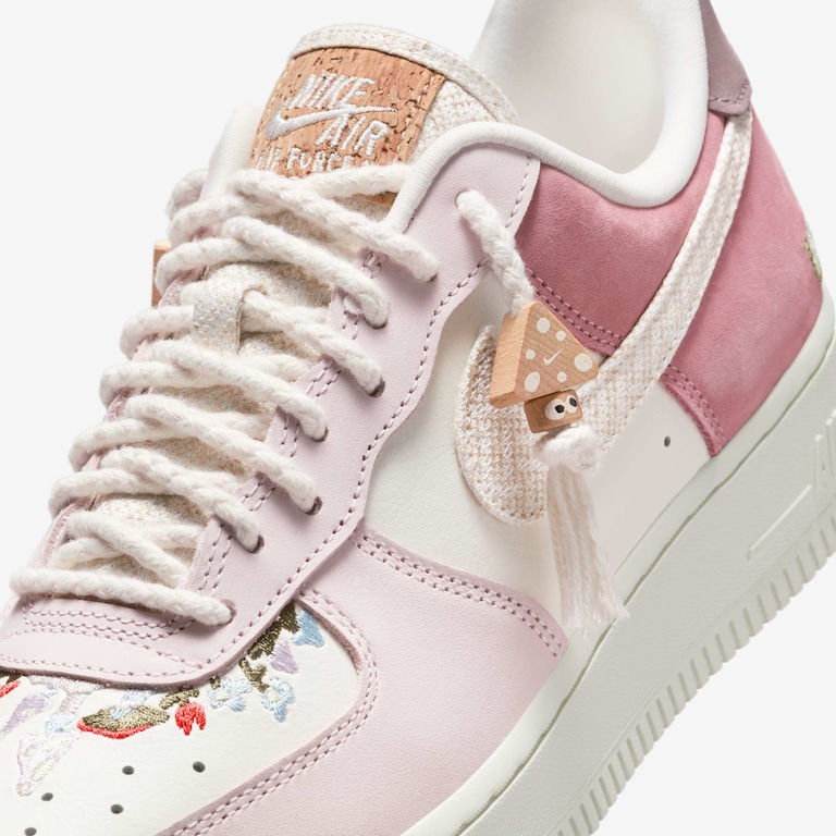 Tênis Nike Air Force 1 '07 LX Feminino - Foto 7