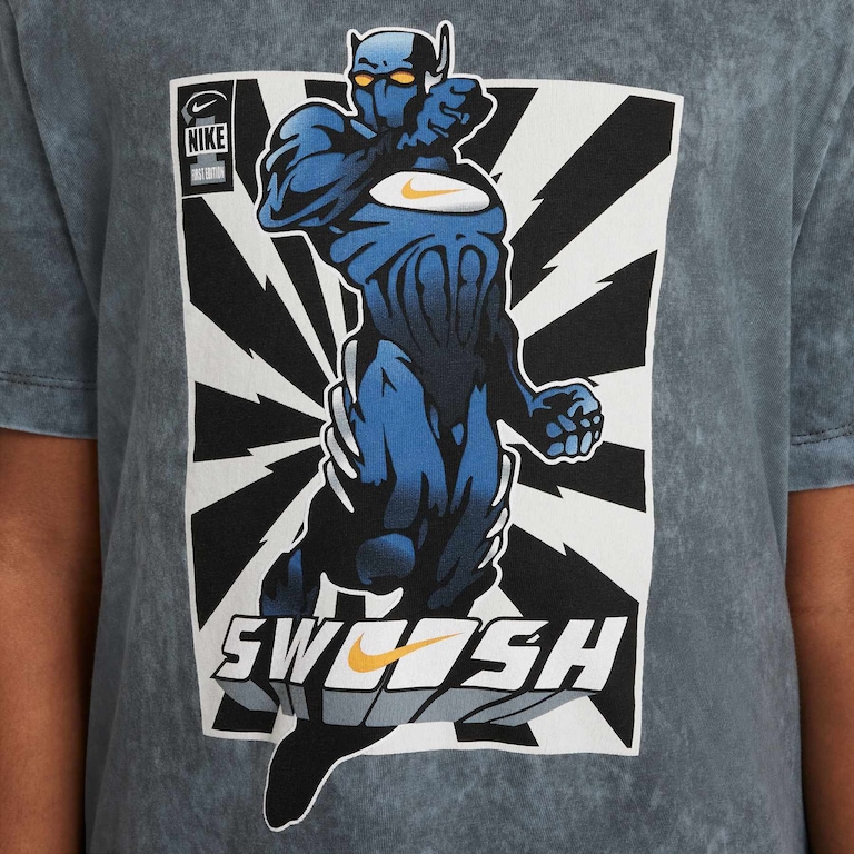 Camiseta Nike Sportswear IYKYK Hero Infantil - Foto 4