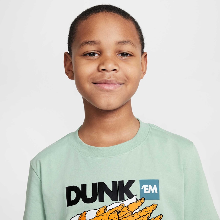 Camiseta Nike Sportswear Dunk Infantil - Foto 3