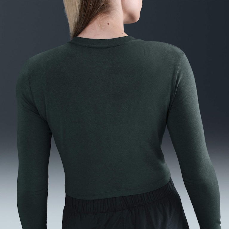 Camiseta Nike Sportswear Cropped Chill Knit Feminina - Foto 2