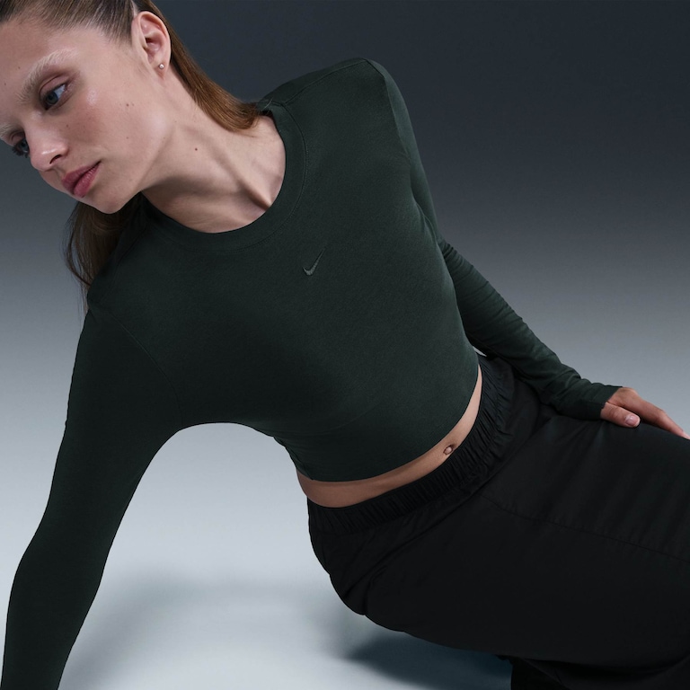 Camiseta Nike Sportswear Cropped Chill Knit Feminina - Foto 3