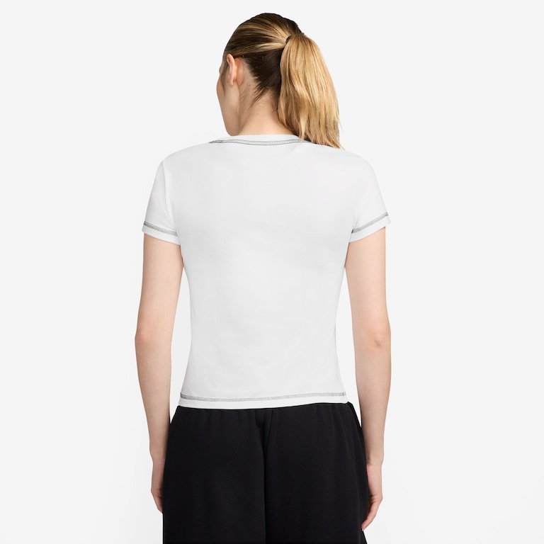 Camiseta Nike Sportswear Chil Knit Feminina - Foto 2