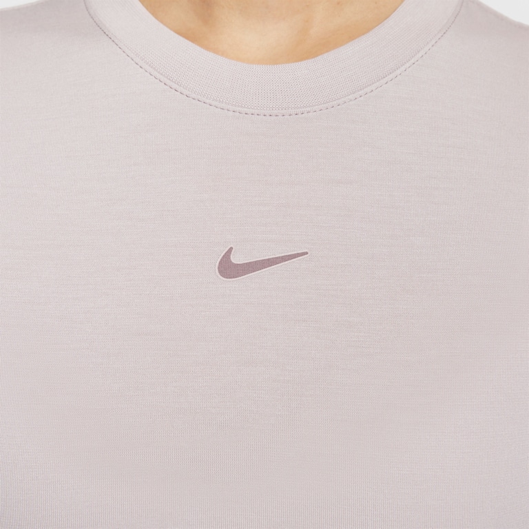 Camiseta Nike Sportswear Cropped Slim Feminina - Foto 4