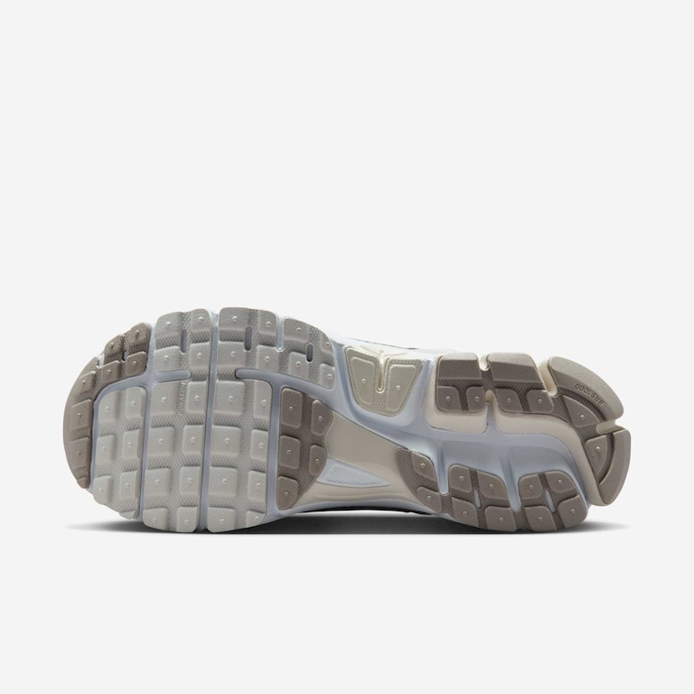 Tênis Nike Zoom Vomero 5 Feminino - Foto 2