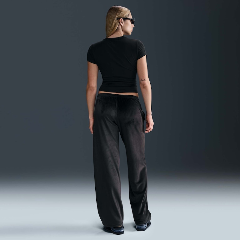 Camiseta Nike Sportswear Chill Knit Feminina - Foto 5