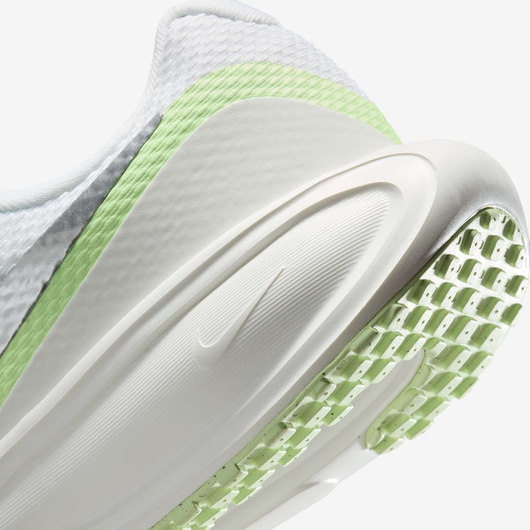 Tênis Nike Revolution 8 Feminino - Foto 8