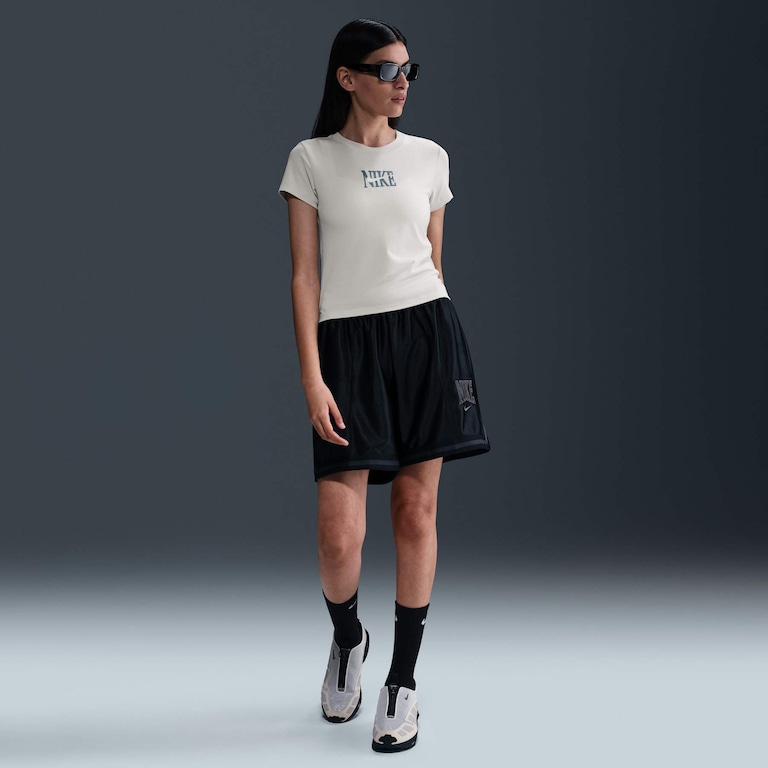 Camiseta Nike Sportswear Essential GRX Feminina - Foto 4