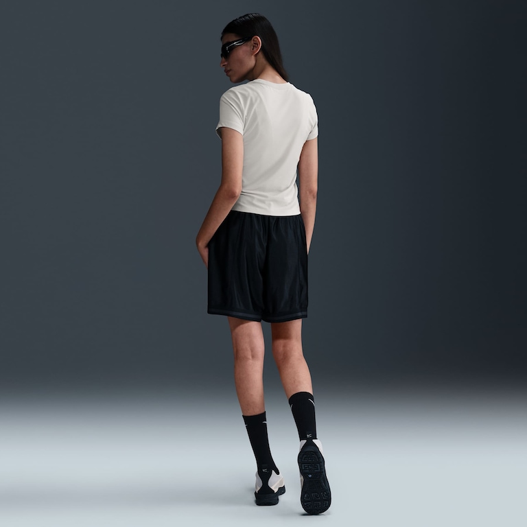 Camiseta Nike Sportswear Essential GRX Feminina - Foto 5