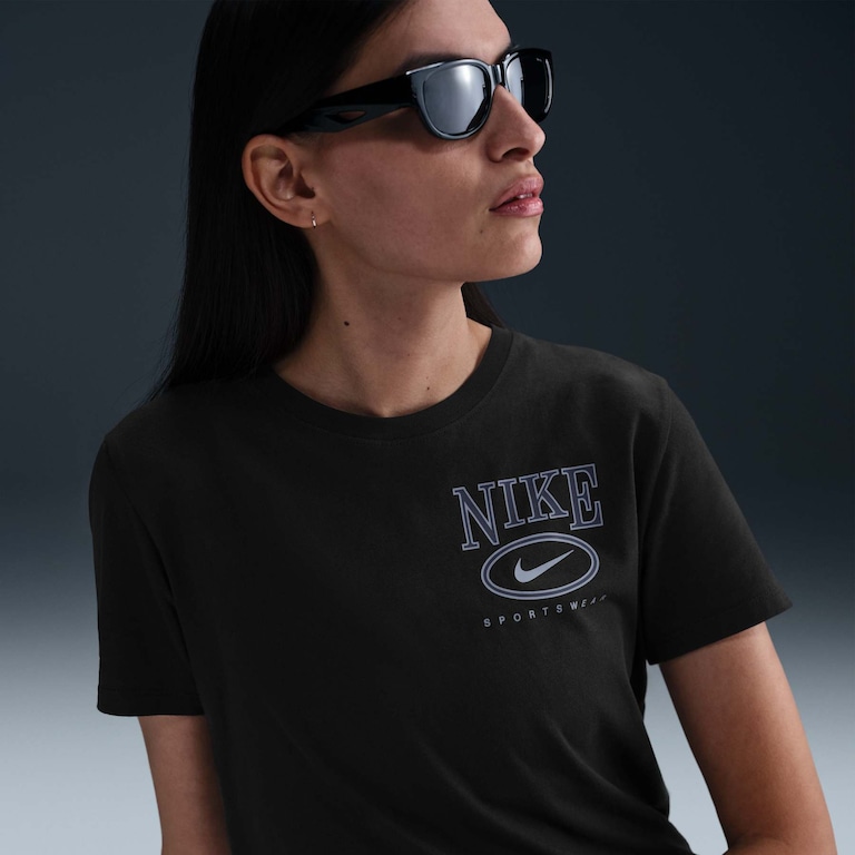 Camiseta Nike Sportswear Club Essential Feminina - Foto 3