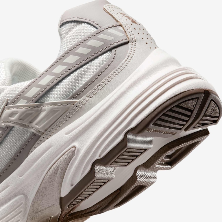 Tênis Nike Initiator Feminino - Foto 8