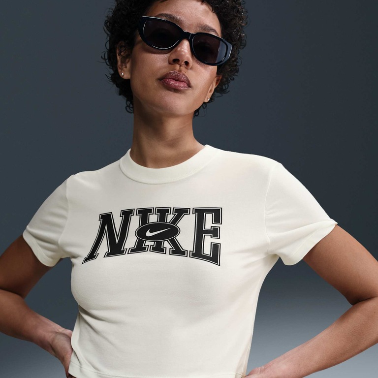 Camiseta Nike Sportswear Slim Cropped Feminina - Foto 1