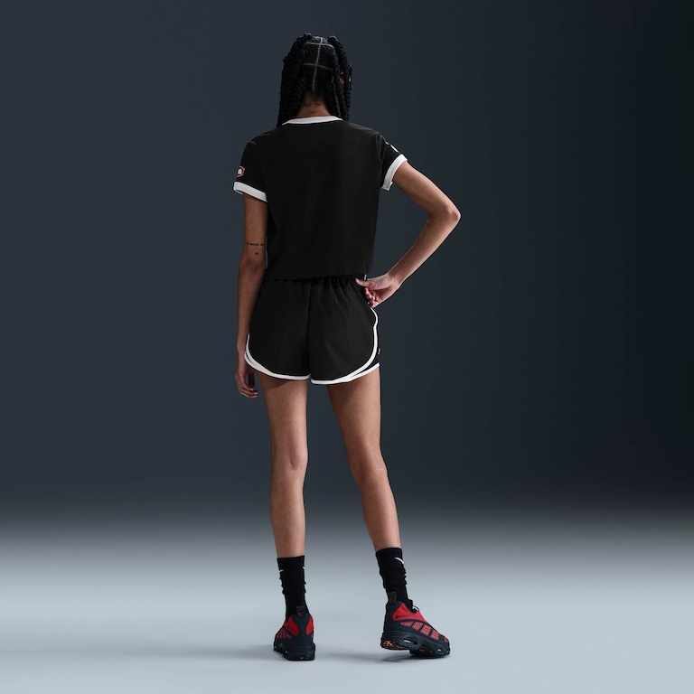 Camiseta Nike Sportswear Club Feminina - Foto 5