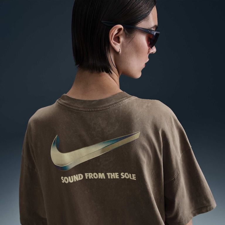 Camiseta Nike Sportswear Essential Feminina - Foto 2