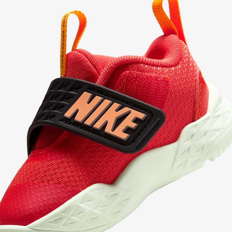 Tênis Nike Team Hustle D12 Infantil - Foto 8