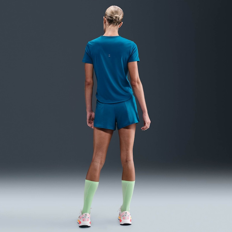 Shorts Nike One Swoosh Feminino - Foto 4