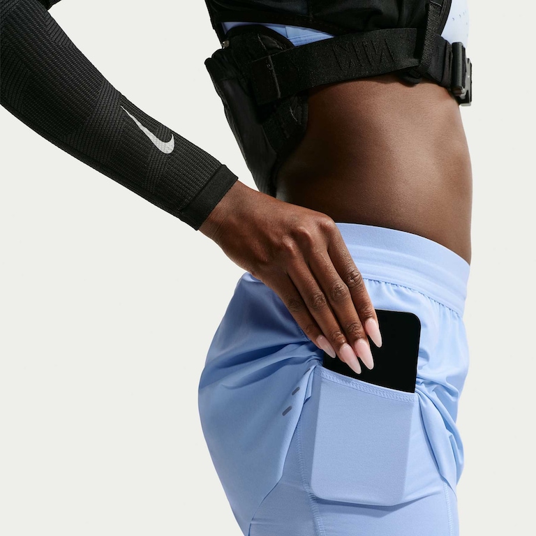 Shorts Nike Dri-FIT Swift 2in1 Feminino - Foto 6
