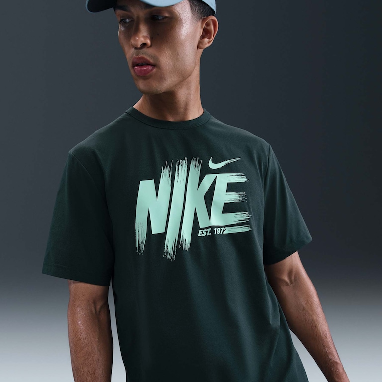 Camiseta Nike Hyverse GFX Masculina - Foto 1