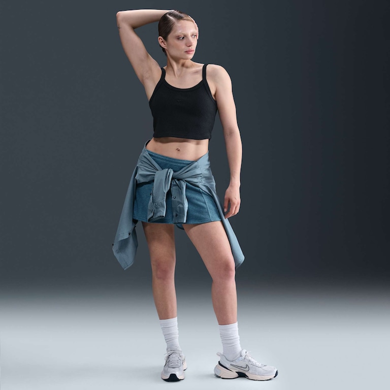 Regata Cropped Nike Sportswear Chill Feminina - Foto 4